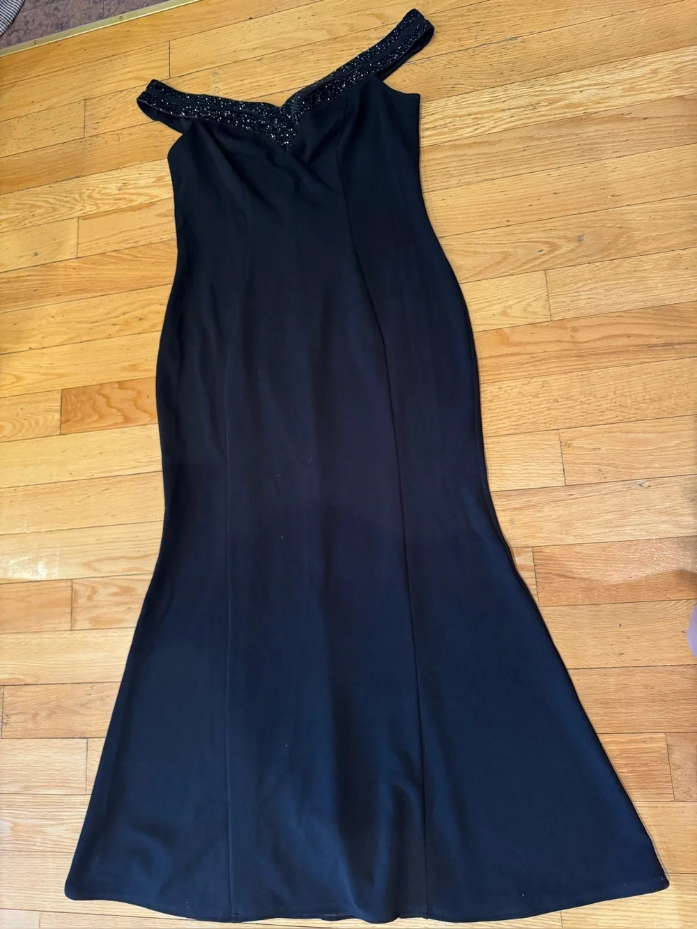 Lipsy London beaded off the shoulder gown - Picture 11 of 11